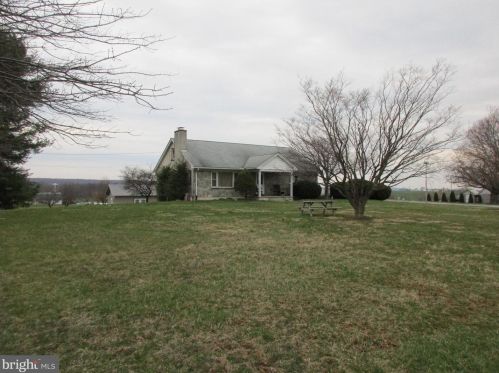 647 Red Hill Rd, Beartown, PA 17555-9685