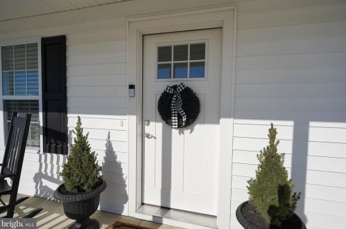 2 Highland Dr, Seaford DE  19973-4827 exterior