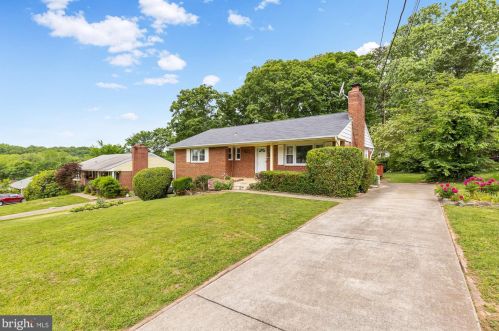 5952 Kedron St, Springfield, VA 22150-3927