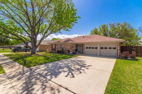 2507 Westpark Way Cir, Euless, TX 76040-3938