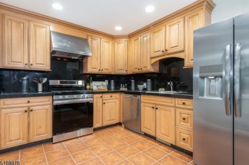 65 Locust Ave, Fanwood NJ  07023-1316 exterior