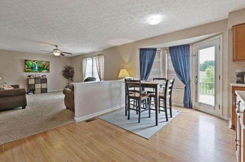 438 Wagon Ave, Pataskala OH  43062-8060 exterior