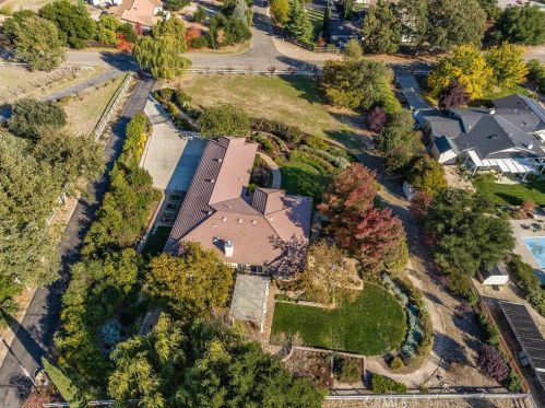210 Foxtail Ln, Templeton CA  93465-8714 exterior