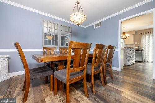 8 Kings Ct, Auburn NJ  08085-5033 exterior