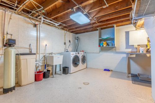 615 Washburne Ave, Paynesville MN  56362-1731 exterior