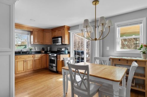 33 Bremen St, Boston, MA