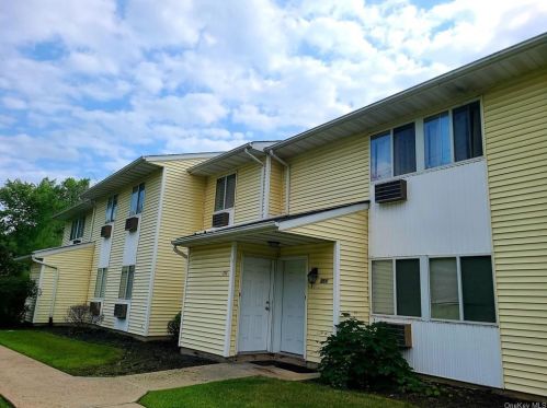 354 Ruth Ct, Middletown, NY 10940-5331