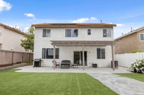 42092 Orange Blossom Dr, Temecula CA  92591-5542 exterior