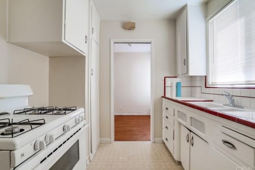 70 Roycroft Ave, Long Beach CA  90814-1822 exterior