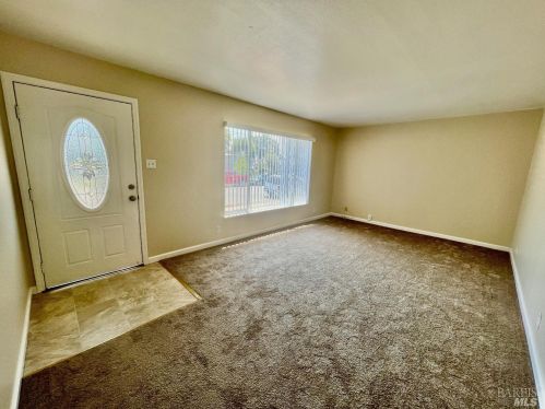 653 Southwood Dr, Santa Rosa, CA 95407-7490