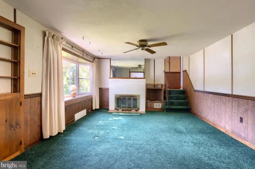 6114 Blue Grass Ave, Harrisburg PA 17112-2327 exterior