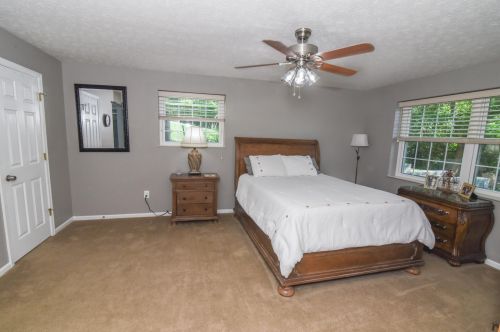 302 Keeneland Dr, Newport KY  41075-4071 exterior