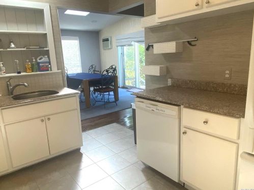 258 Steamboat Rd, Great Neck NY  11024-1634 exterior