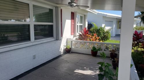 818 18th Ct, Boynton Beach FL  33426-5436 exterior