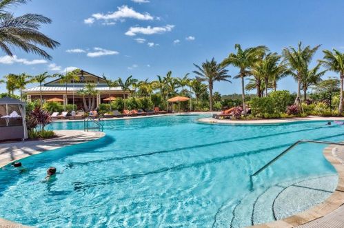 9235 Rialto Ln, Naples, FL 34119-2006