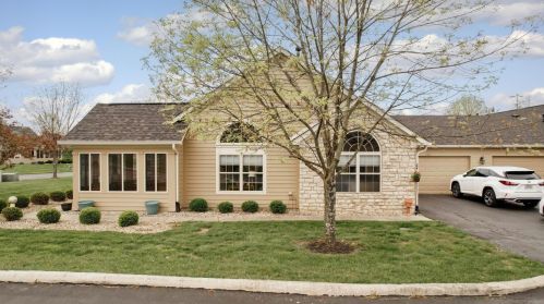 228 Autumn Woods Dr, Chillicothe, OH 45601-7056