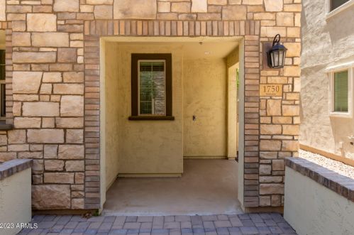 1750 Dogwood Ln, Gilbert, AZ 85295-6042