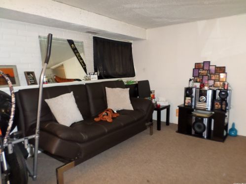 814 Delaware Ave, North Lindenhurst NY  11757-2811 exterior