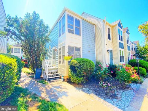 2059 Whisperwood Glen Ln, Herndon, VA 20191-4123