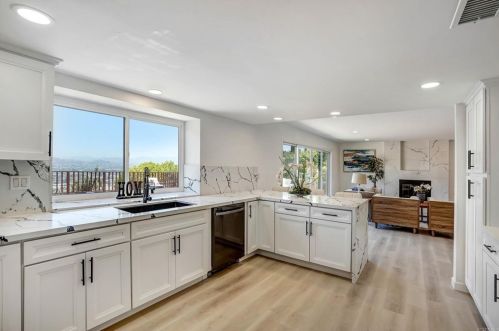 1901 Hacienda Dr, El Cajon CA  92020-1056 exterior