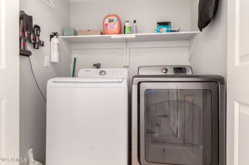 1925 Behrend Dr, Phoenix AZ  85024-1242 exterior