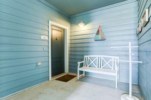 26501 Mangrove Dr, Galveston, TX 77554-5117