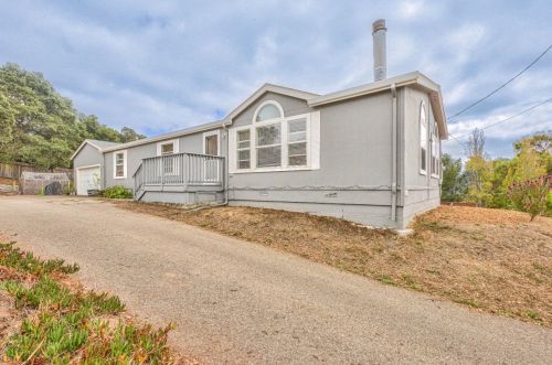 657 Seely Ave, Aromas, CA 95004-9612