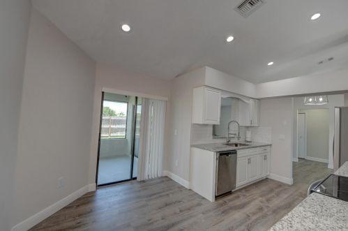 6568 Chugwater Cir, Port Saint Lucie FL  34983-2305 exterior