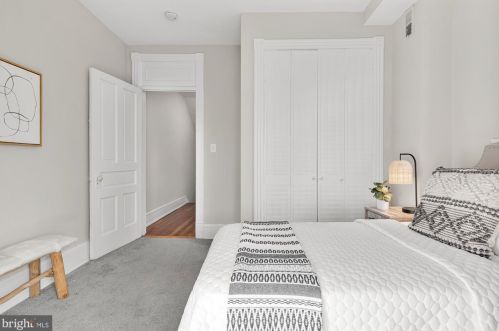 124 6 St, Washington DC 20002-2215 exterior