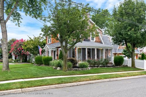83 Lovett Ave, Little Silver NJ  07739-1420 exterior