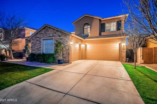 2815 Honeysuckle Pl, Chandler, AZ 85286-2456