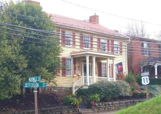 302 Jefferson St, East Lexington, VA 24450-2031