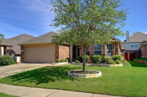 8713 Vista Royale Dr, Fort Worth TX  76108-7946 exterior