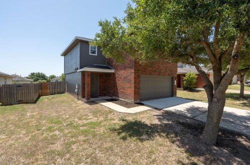 148 Mood Lake Dr, Uhland, TX 78640-5873