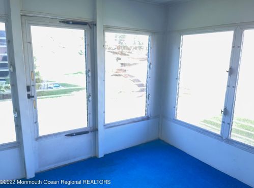 13 Linton Close, East Freehold NJ 07728-3816 exterior