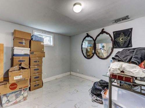 555 Connetquot Ave, Islip Terrace NY  11752-2503 exterior