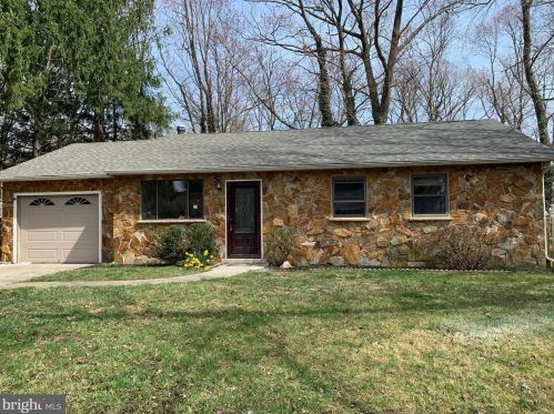 5 Holly Ct, Blenheim NJ  08012-5303 exterior