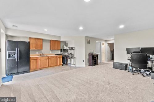 317 Baish Dr, Leesburg VA 20175-6149 exterior