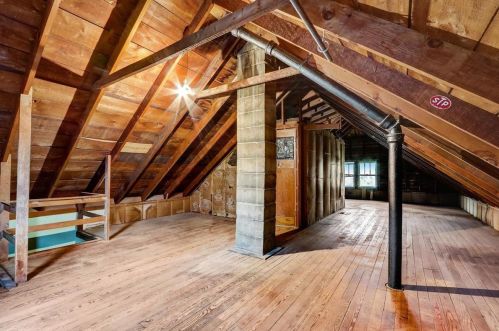 1454 89, Milwaukee WI 53222-4604 exterior