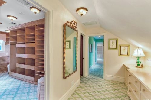 8 Emerson Rd, Muttontown NY  11545-3116 exterior