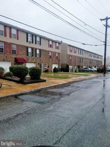 1102 14th St, Wilmington, DE 19802-5212