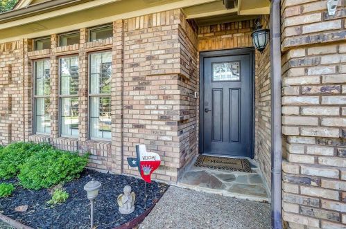 3132 Hurstview Dr, Hurst TX  76054-2002 exterior