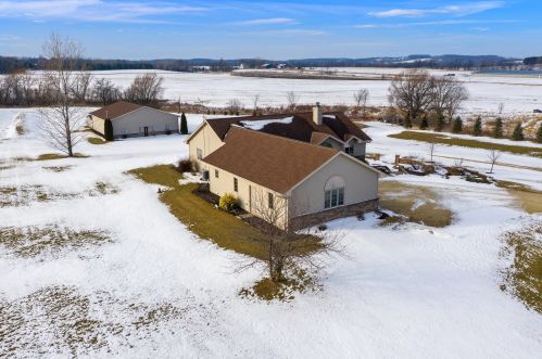 8061 Orchard Valley Rd, West Bend, WI 53090-9028