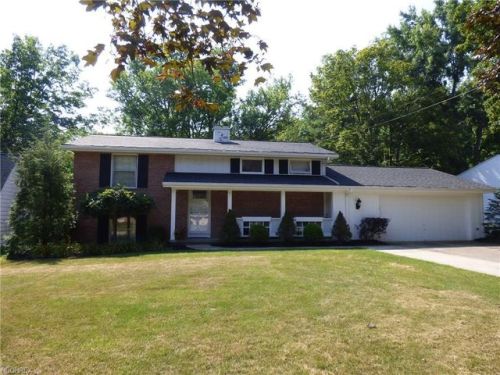 16 Squires Ct, Medina, OH 44256-2027
