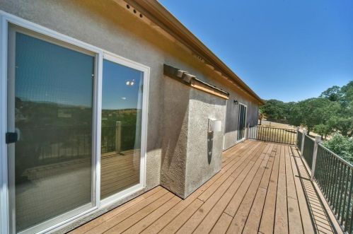 3017 Hartvickson Ln, Valley Springs CA  95252-9534 exterior