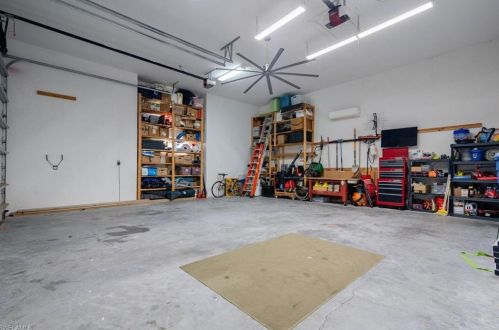 670 1 St, Naples FL 34117-5106 exterior