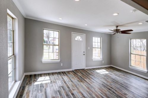 2403 Warwick Ave, Fort Worth TX  76106-7557 exterior