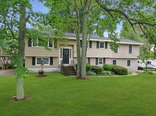 5 Dean Ave, Salem, NH 03079-3470