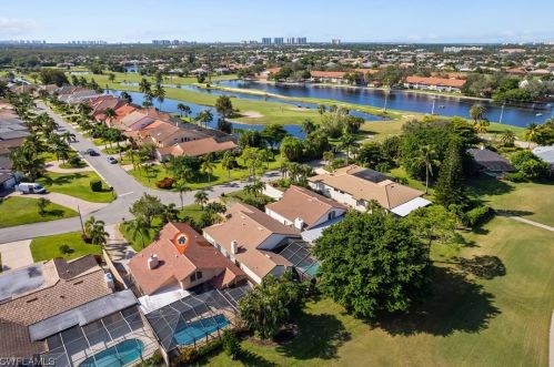 28425 Highgate Dr, Bonita Springs FL  34135-6832 exterior