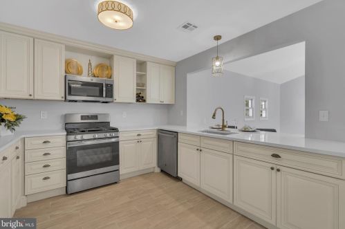 207 Piute Trl, Browns Mills NJ  08015-6125 exterior